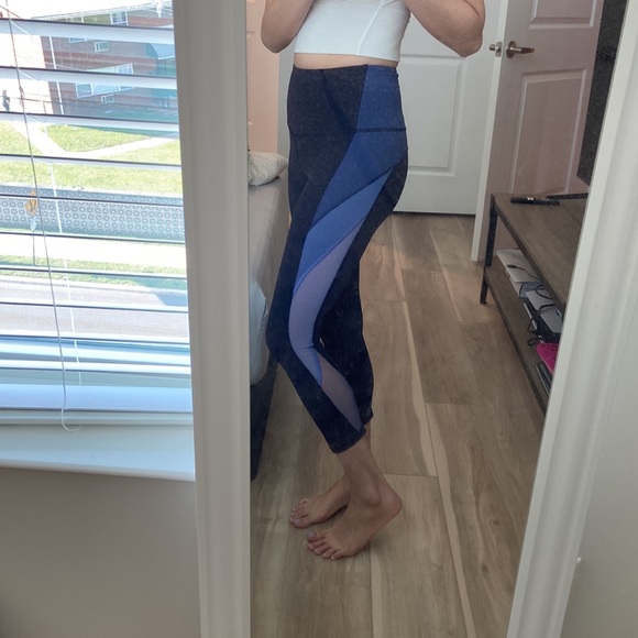 Lululemon Blue Colour Me Ombré Leggings, 21”, size 2 - Picture 2 of 7